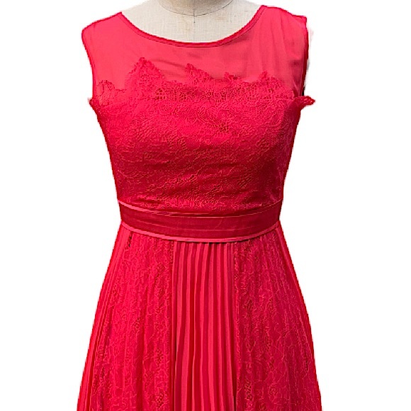 Max and Cleo bright salmon pink lace inset dress. Size 4 - Picture 4 of 5